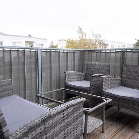 Modern Apartment W/ Cozy Balcony Near City Center Βιέννη Εξωτερικό φωτογραφία