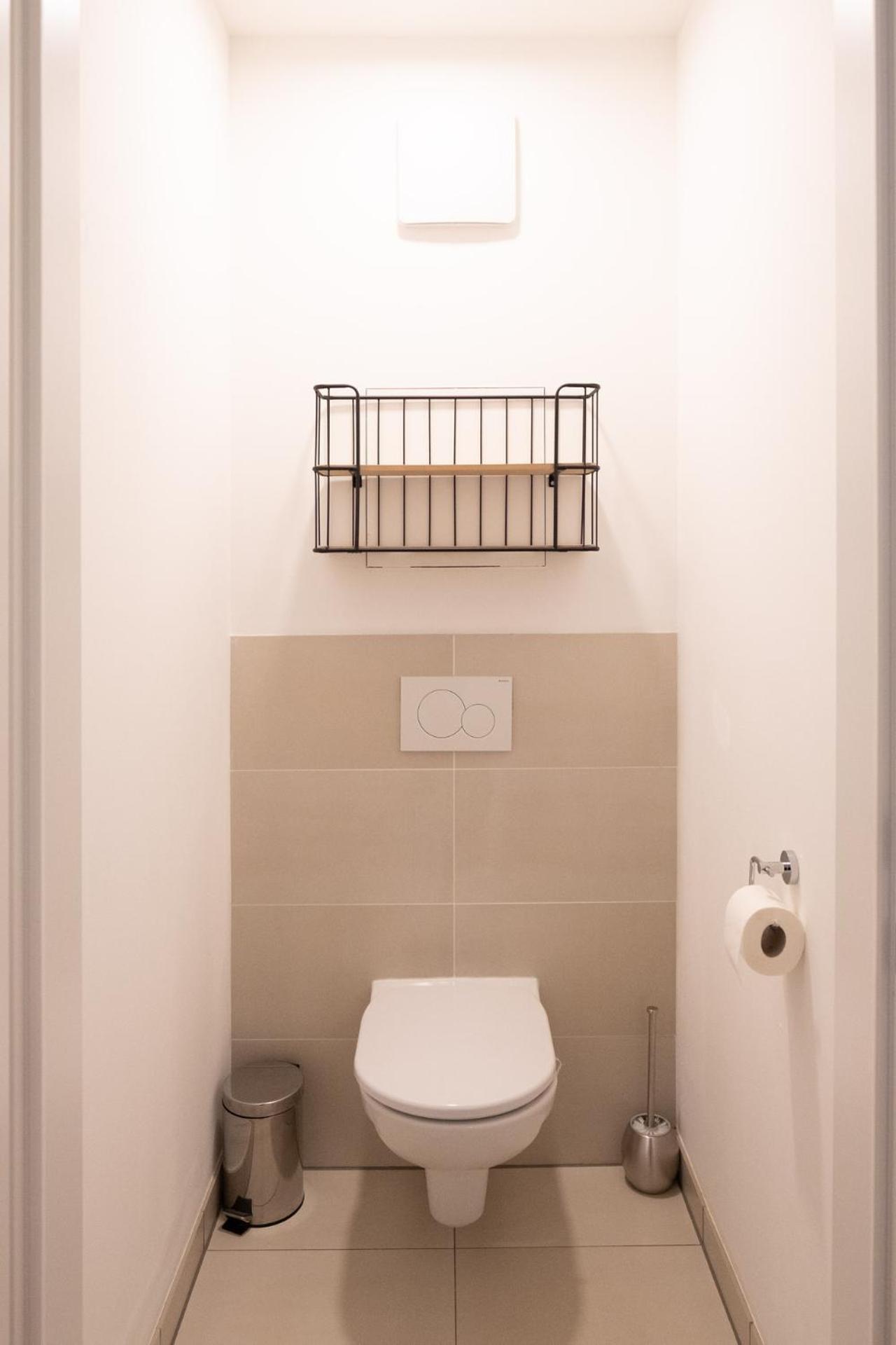 Modern Apartment W/ Cozy Balcony Near City Center Βιέννη Εξωτερικό φωτογραφία
